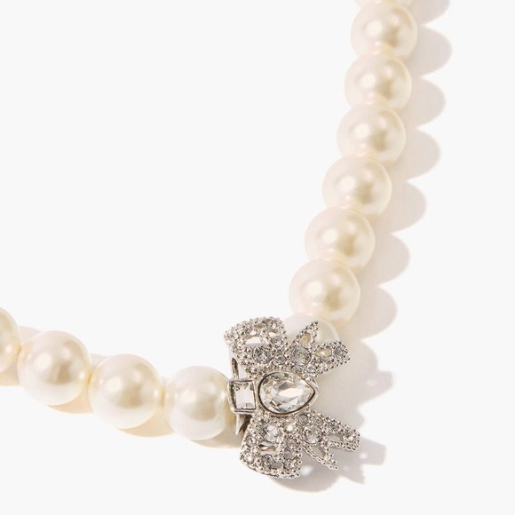 MIU MIU
Crystal-Embellished Faux-Pearl Necklace - Picture 3 of 4